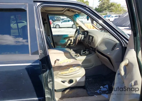 2000 Ford Expedition Eddie Bauer z USA, uszkodzony, nr VIN 1FMPU18L2YLA99059